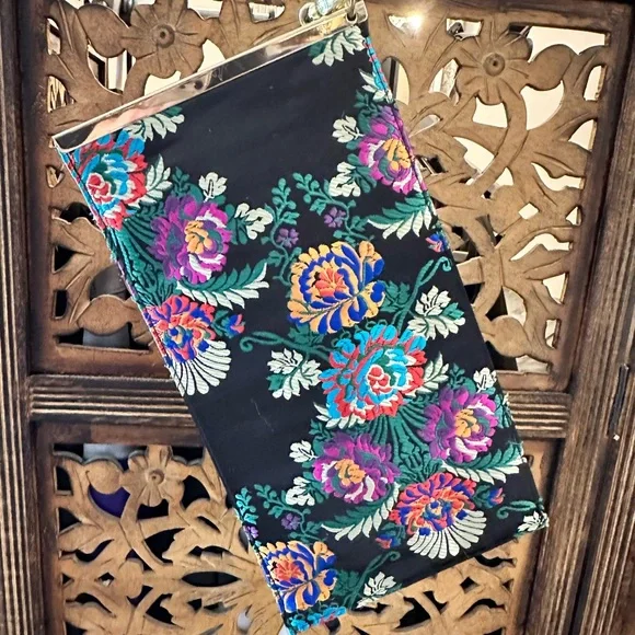 Colorful Embroidered Floral Evening Bag / Wristlet / Clutch with Tassel. - Picture 2 of 11